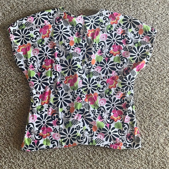 Scrub top - Picture 2 of 3